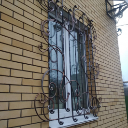 Металлическая решетка для окна